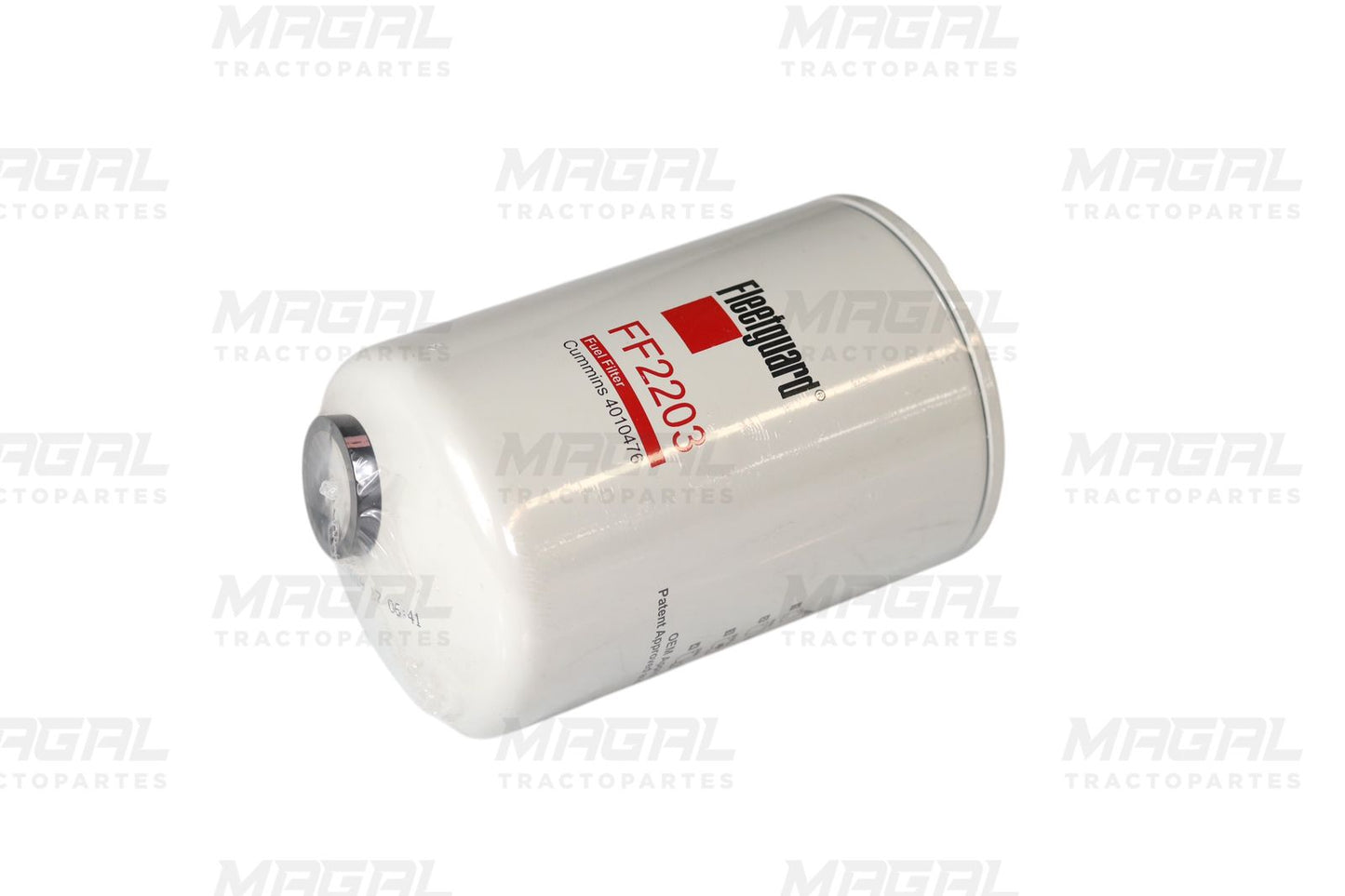 Filtro de combustible Fleetguard FF2203 acostado en vista lateral, con carcasa metálica blanca y válvula visible en primer plano.