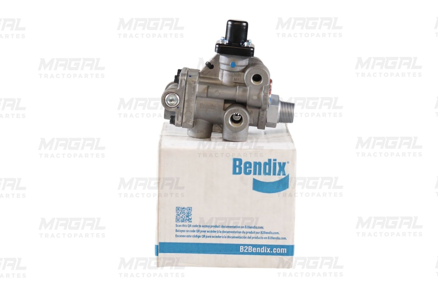 Válvula Bendix K033221PV colocada sobre su empaque original, ideal para sistemas de freno de aire en vehículos pesados