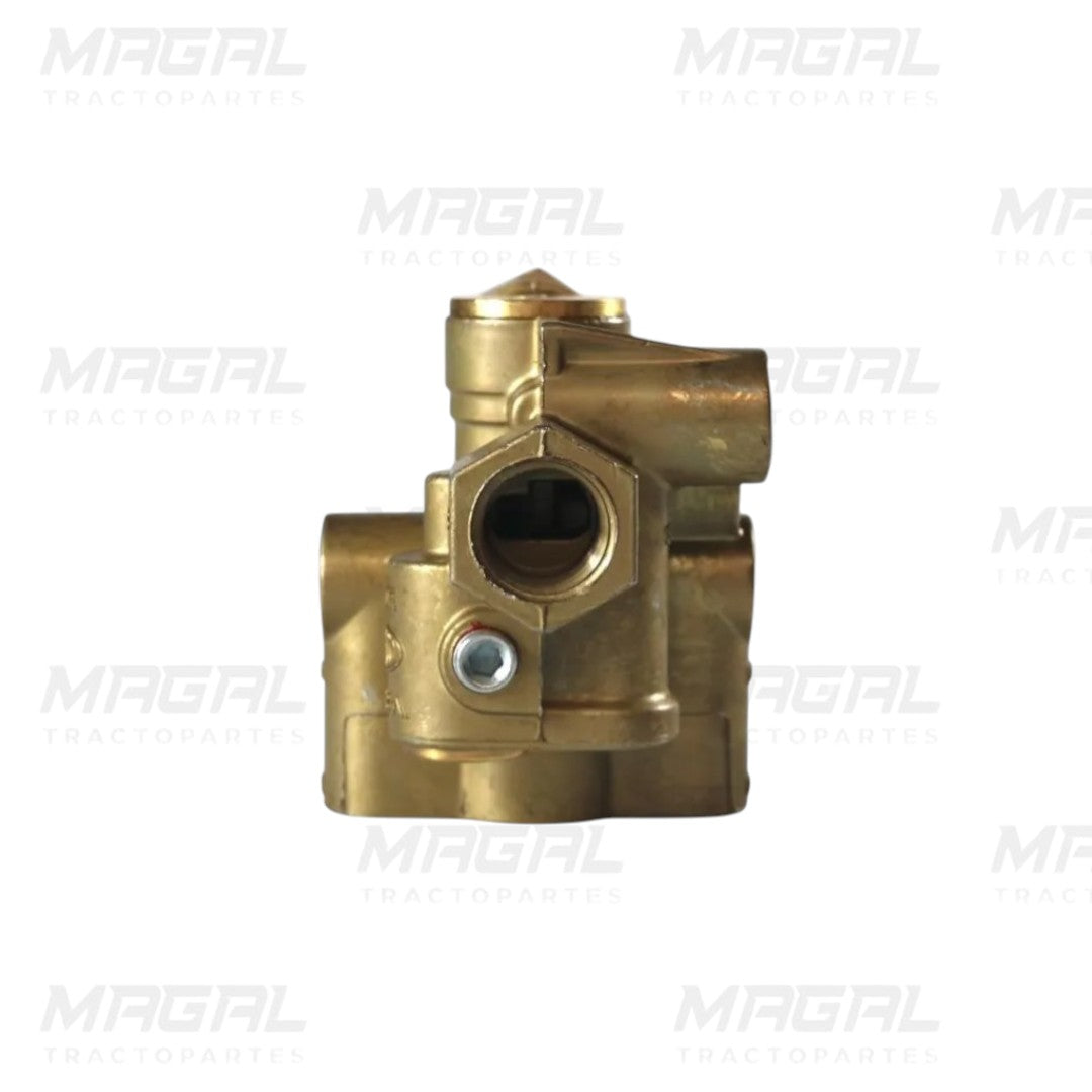 Válvula de control para cámara doble de frenos de aire Sealco 110500, fabricada en latón, utilizada en sistemas de frenos neumáticos de tractocamiones y remolques.