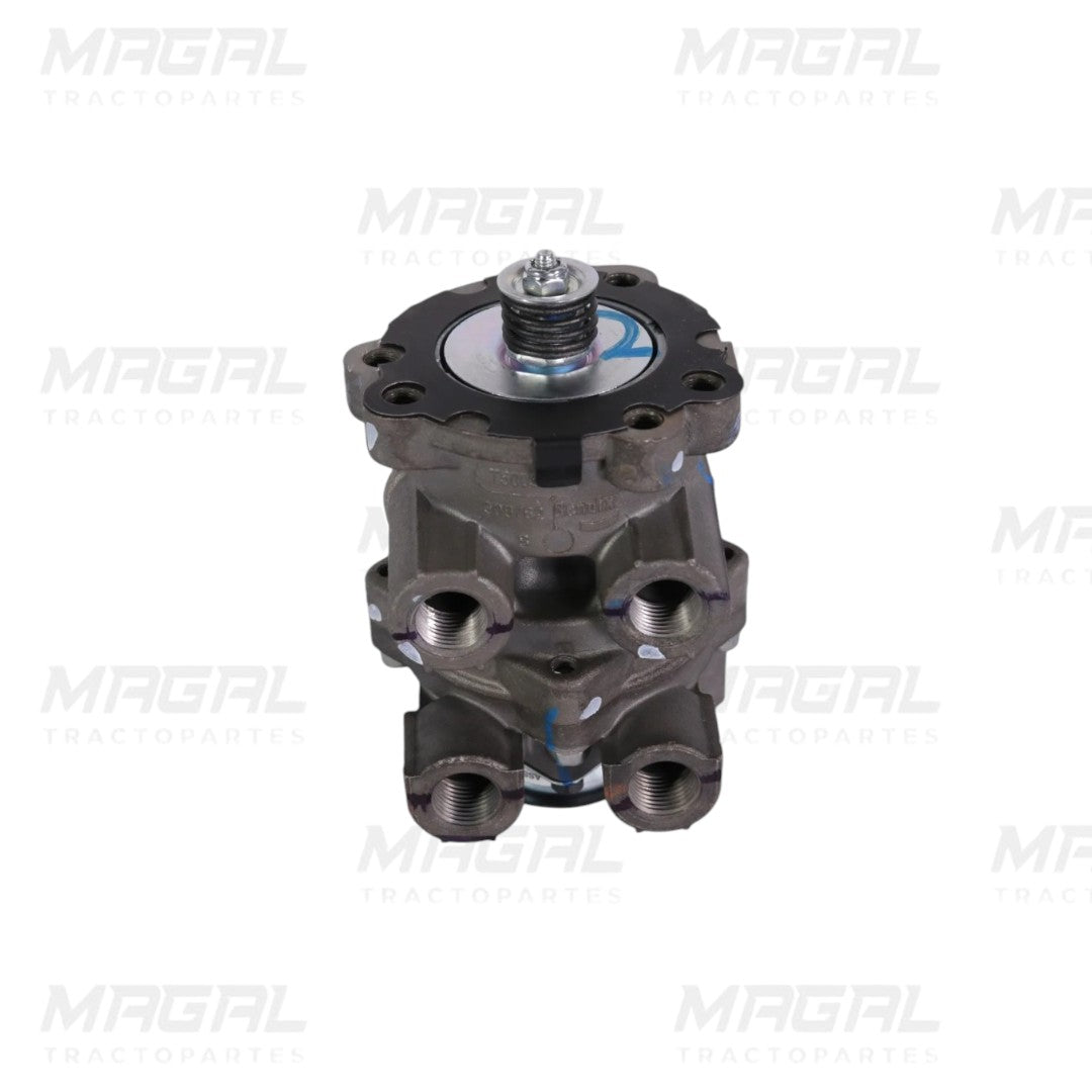 Válvula de pie E8 modelo BX800629 de la marca Bendix, usada en sistemas de freno de aire para tractocamiones y vehículos pesados, vista frontal