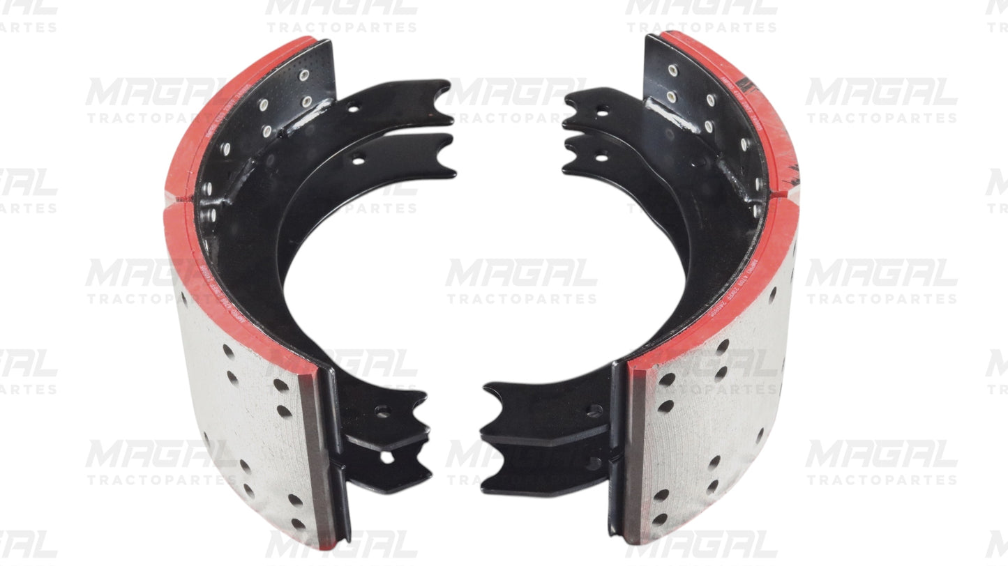 Zapata de freno 4709 JB con balatas perforadas y recubrimiento rojo, ideal para sistemas de frenos en vehículos de carga pesada