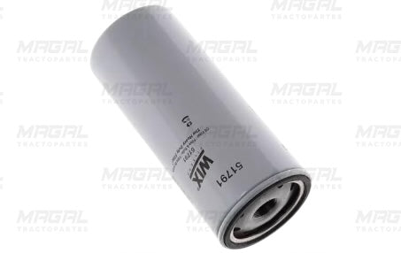 Filtro de aceite enroscable WIX 51791, vista lateral inclinada mostrando diseño cilíndrico y parte inferior