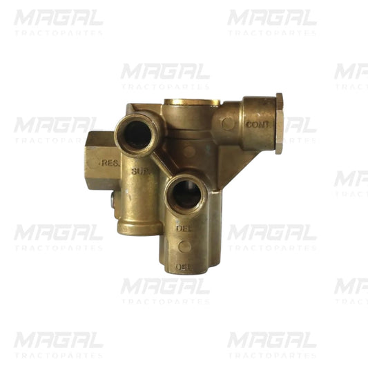 Válvula de control para cámara doble de frenos de aire Sealco 110500 en color bronce, pieza para sistema de frenos de camiones y tractocamiones.