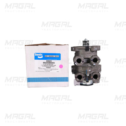 Válvula de freno Bendix 800629 vista frontal con múltiples entradas para tractocamión